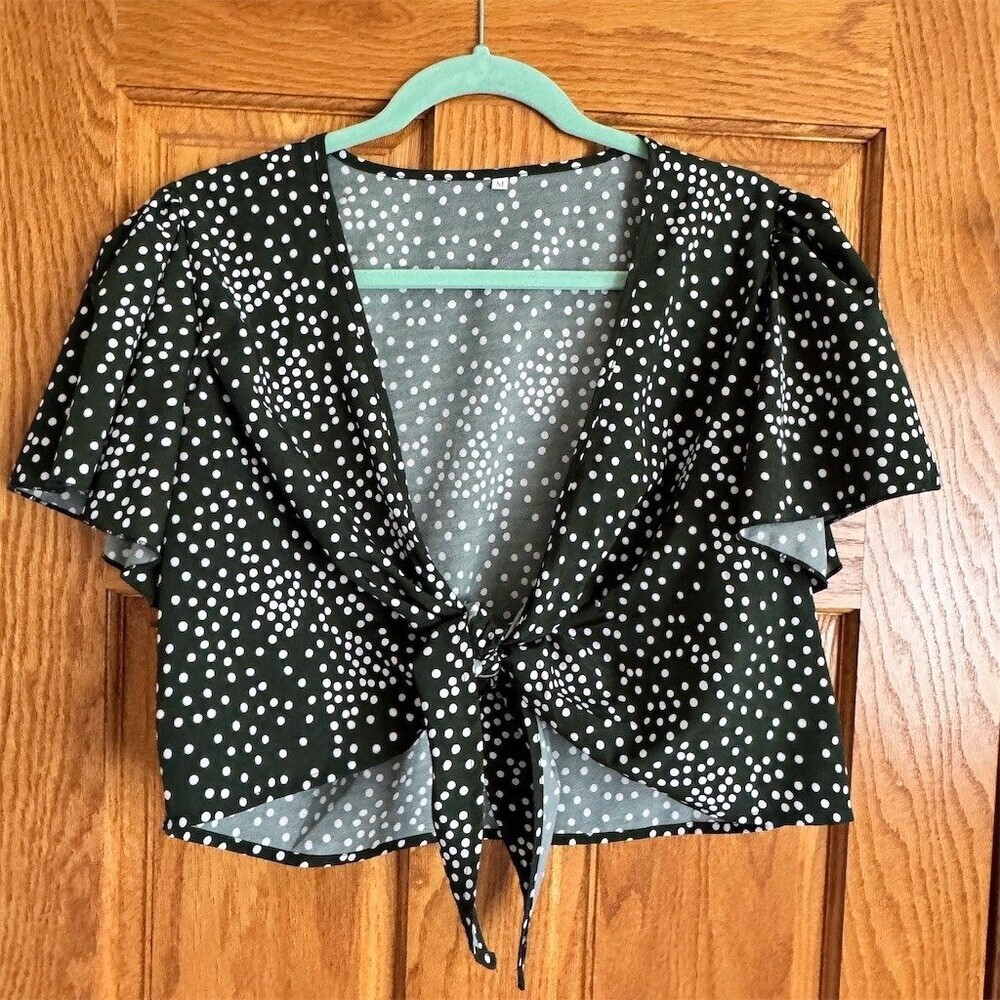 SHEIN Blouse Womens Size M Green White Polka Dot Tie-Front Cropped V-Neck